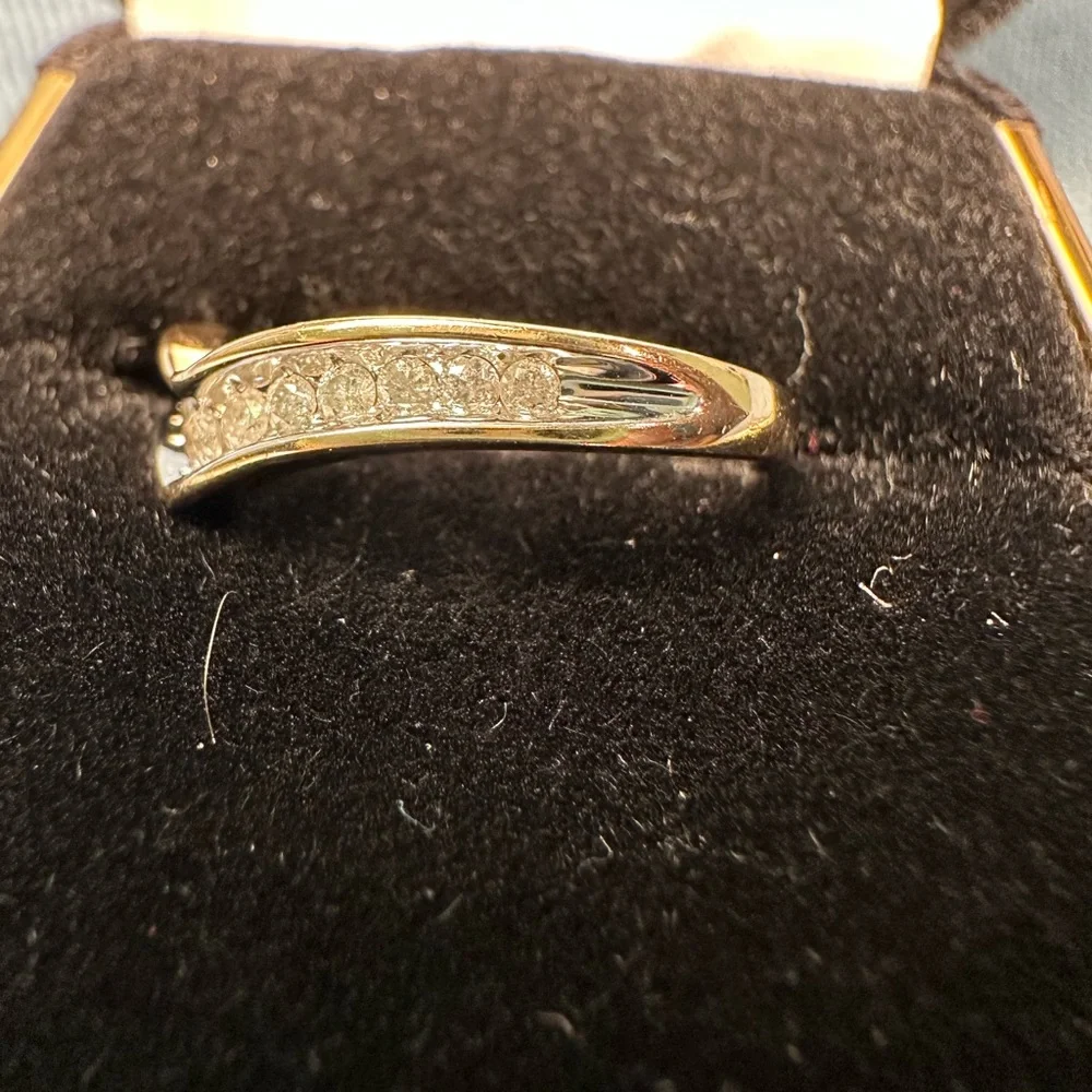 Diamond Chevron Ring- 10K Gold - Picture 9 of 13
